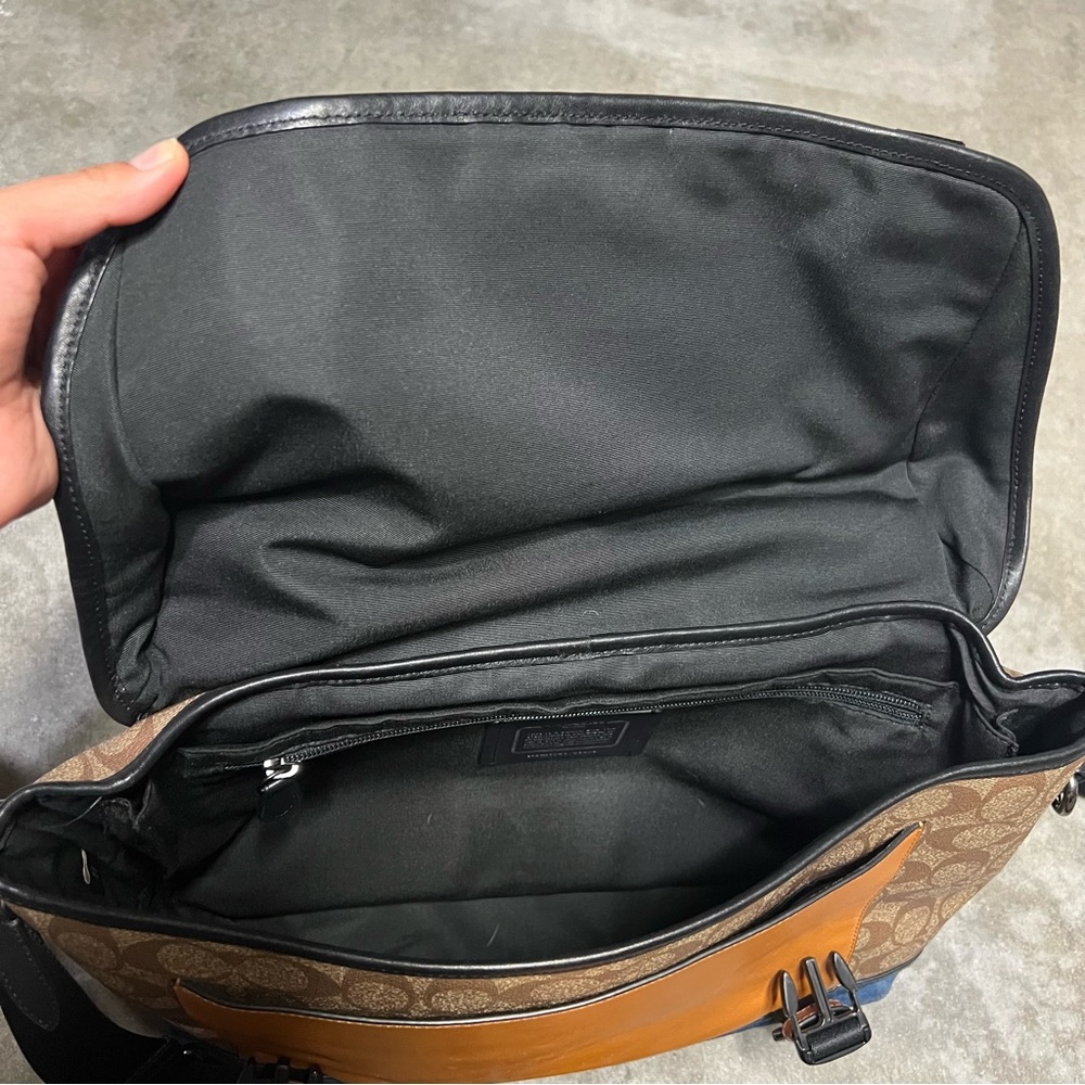 Coach Men's messenger bag - Picture 5 of 10